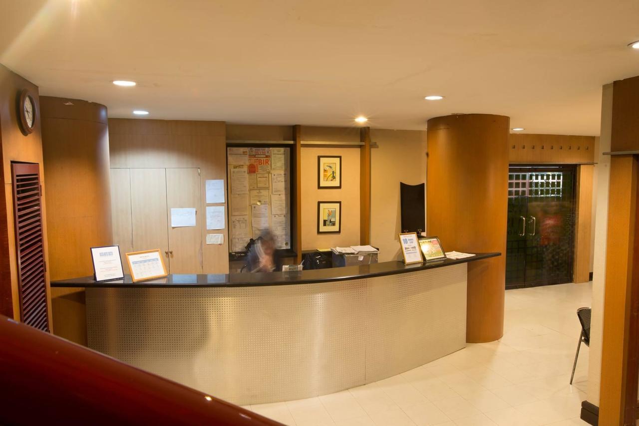 Vista Hotel Recto Manila Exteriör bild