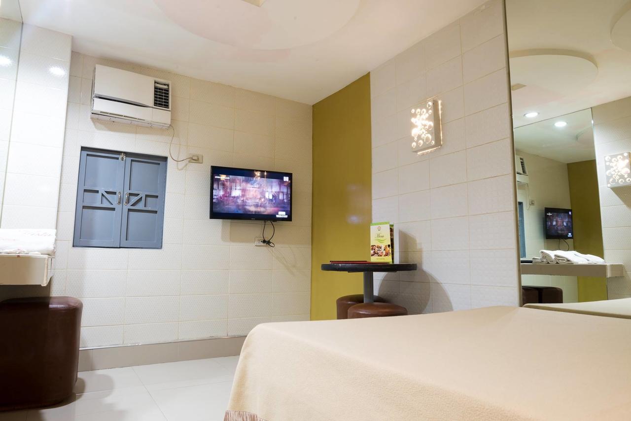 Vista Hotel Recto Manila Exteriör bild