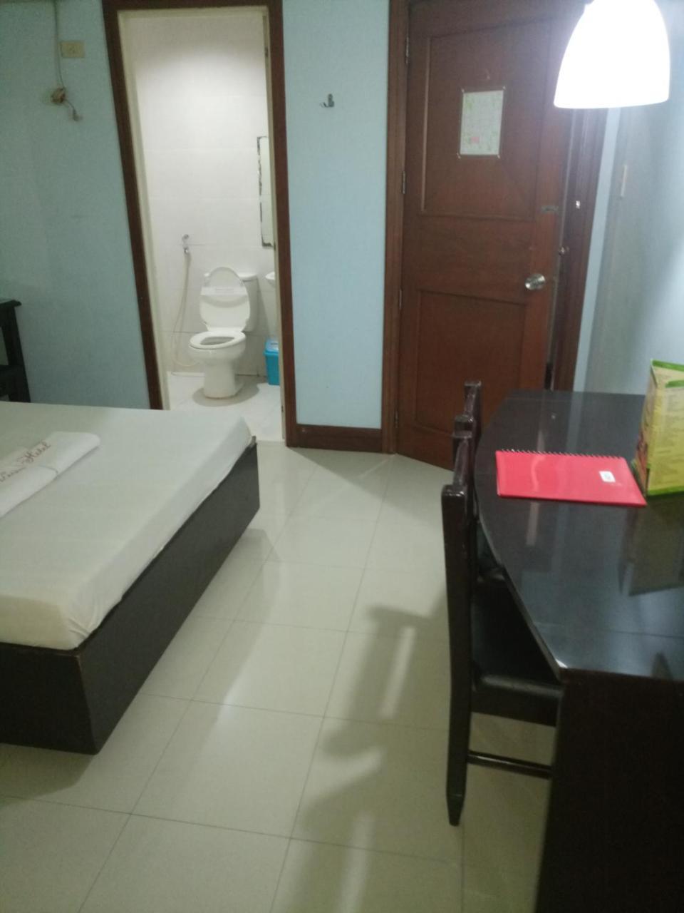 Vista Hotel Recto Manila Exteriör bild